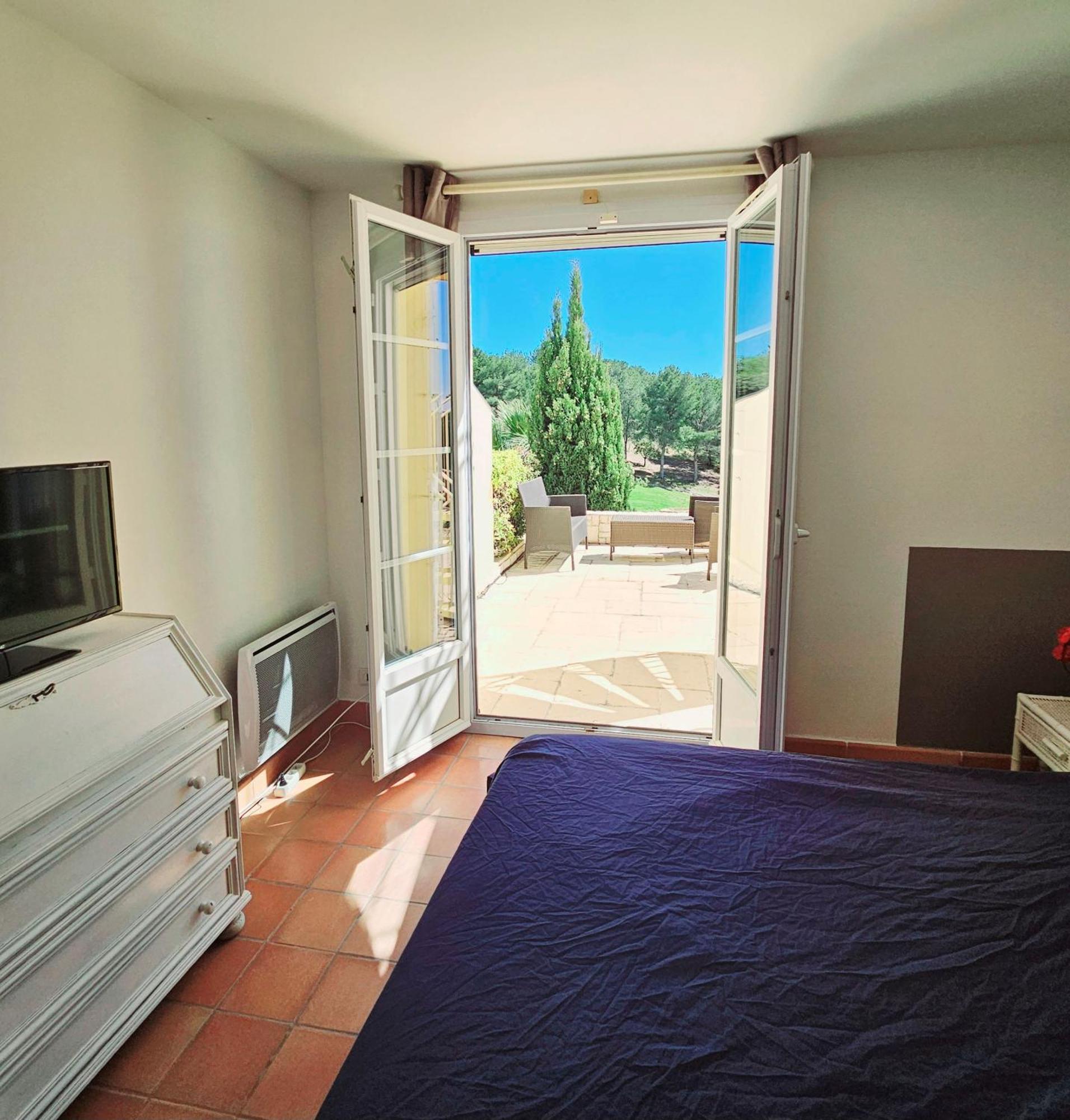 Villa Dans Cadre D'Exception - Golf, Piscine Et Tennis Prive Saint-Cyr-sur-Mer Exteriör bild